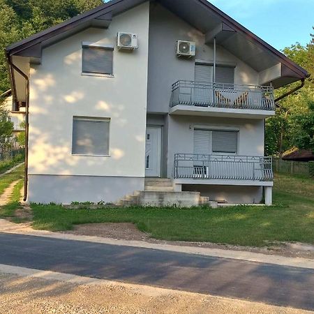 Omar & Una Apartmani Bihać Buitenkant foto