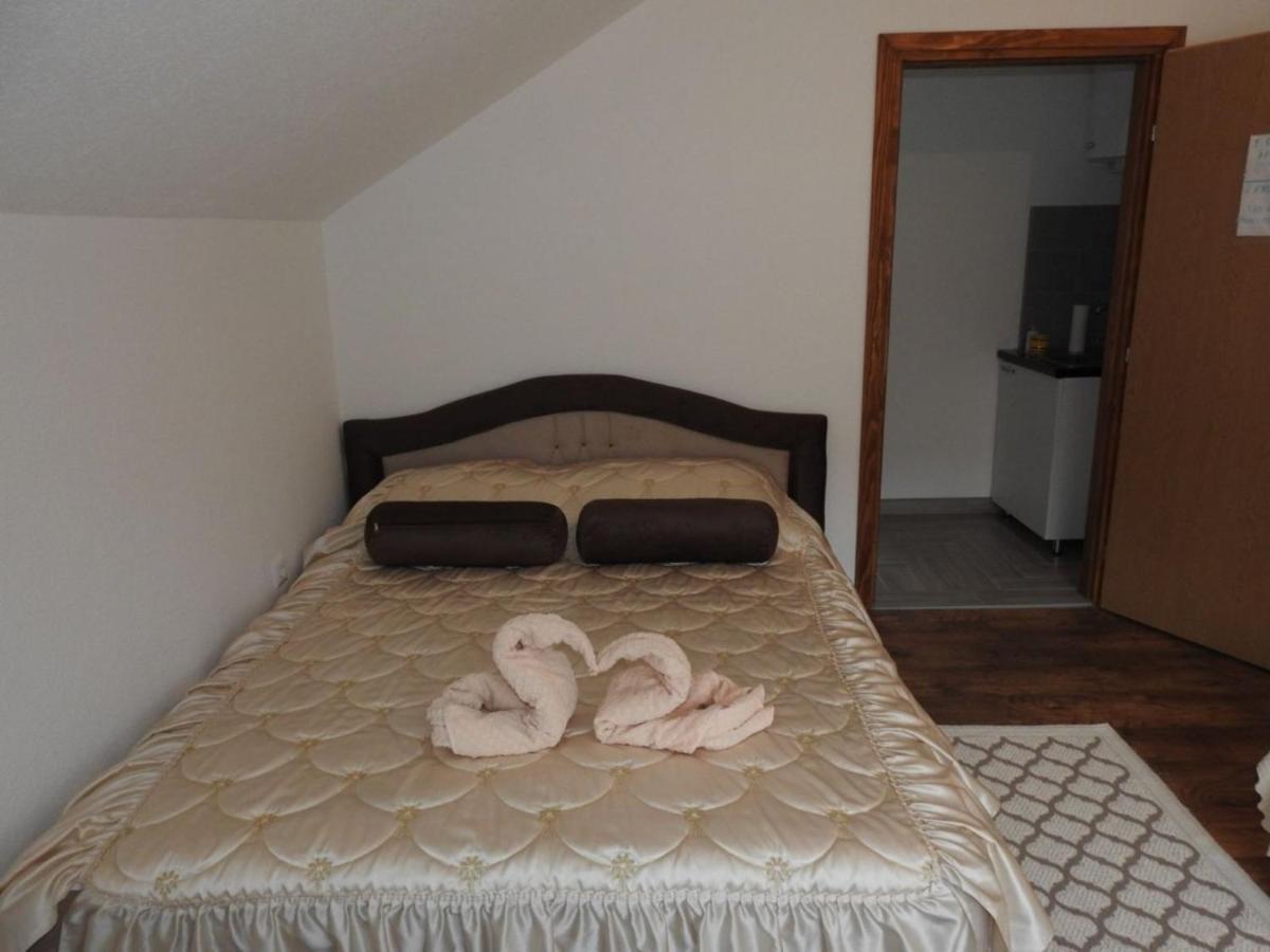 Omar & Una Apartmani Bihać Buitenkant foto