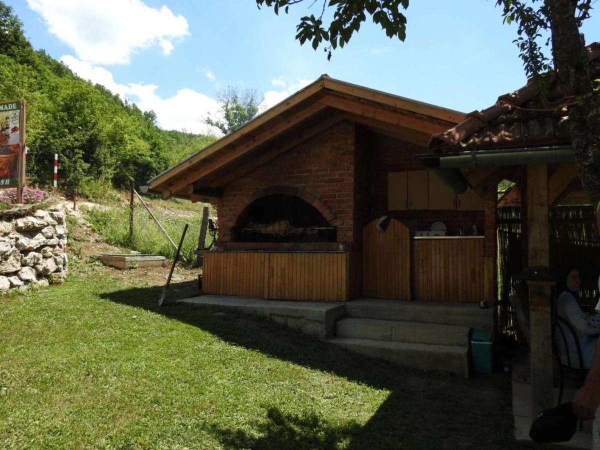 Omar & Una Apartmani Bihać Buitenkant foto